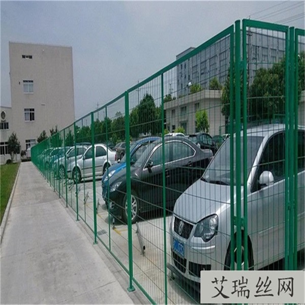 停車(chē)場(chǎng)護(hù)欄網(wǎng)